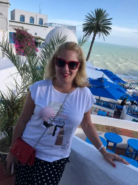 Sara Tlili - Online-Kurse für die tunesische Sprache Meine zweisprachige Erziehung und mein tiefes Sara Tlili, Verständnis für beide Kulturen machen mich zur idealen Ansprechpartnerin für alle, die Tunesisch lernen möchten